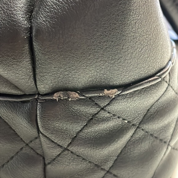 Betsey Johnson Faux Leather Black Handbag/Purse Quilted Botton Edge - Picture 7 of 14